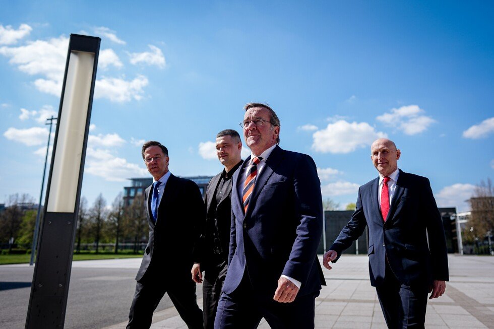 nato’s-future:-germany’s-defense-minister-on-us-troop-drawdown