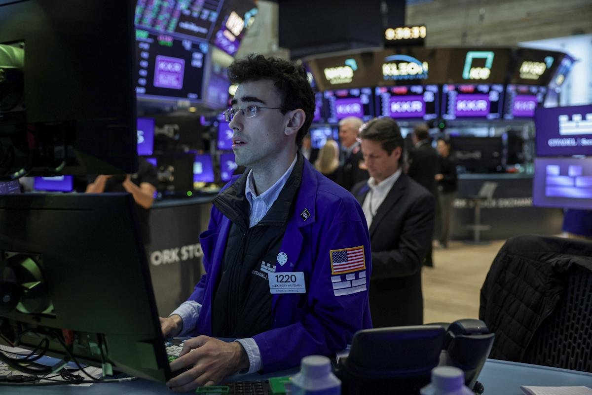buying-record-highs-looks-riskier-in-the-nasdaq-and-russell-2000-than-in-the-broader-market:-chart-of-the-day