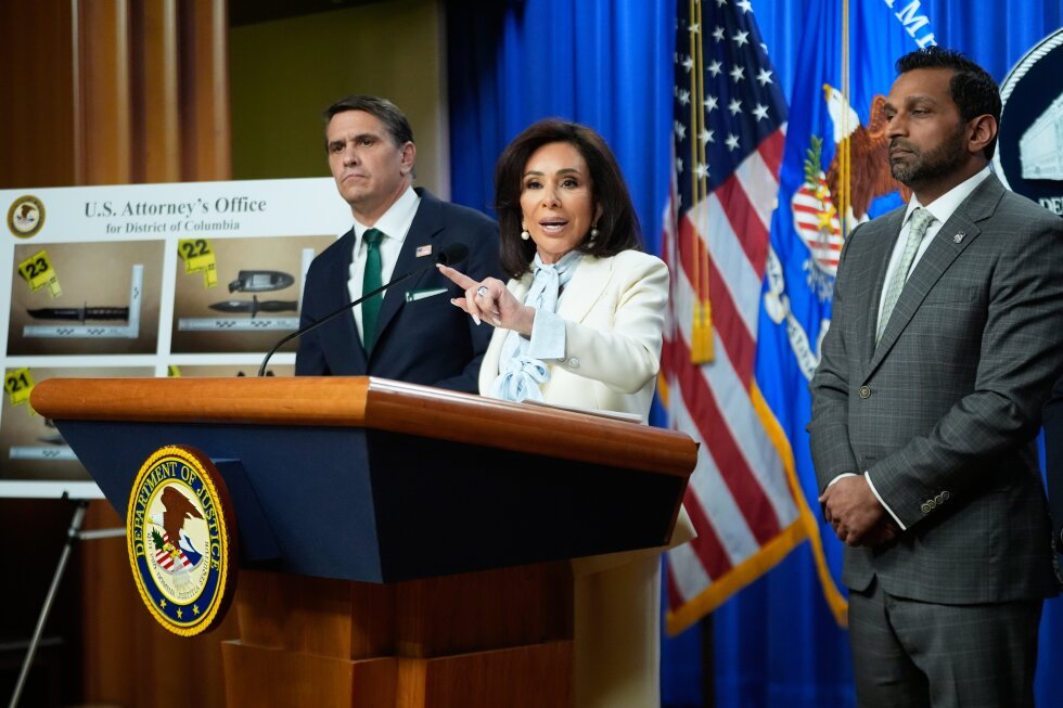 pirro-says-buckshot-from-gun-of-man-charged-in-media-gala-attack-hit-agent