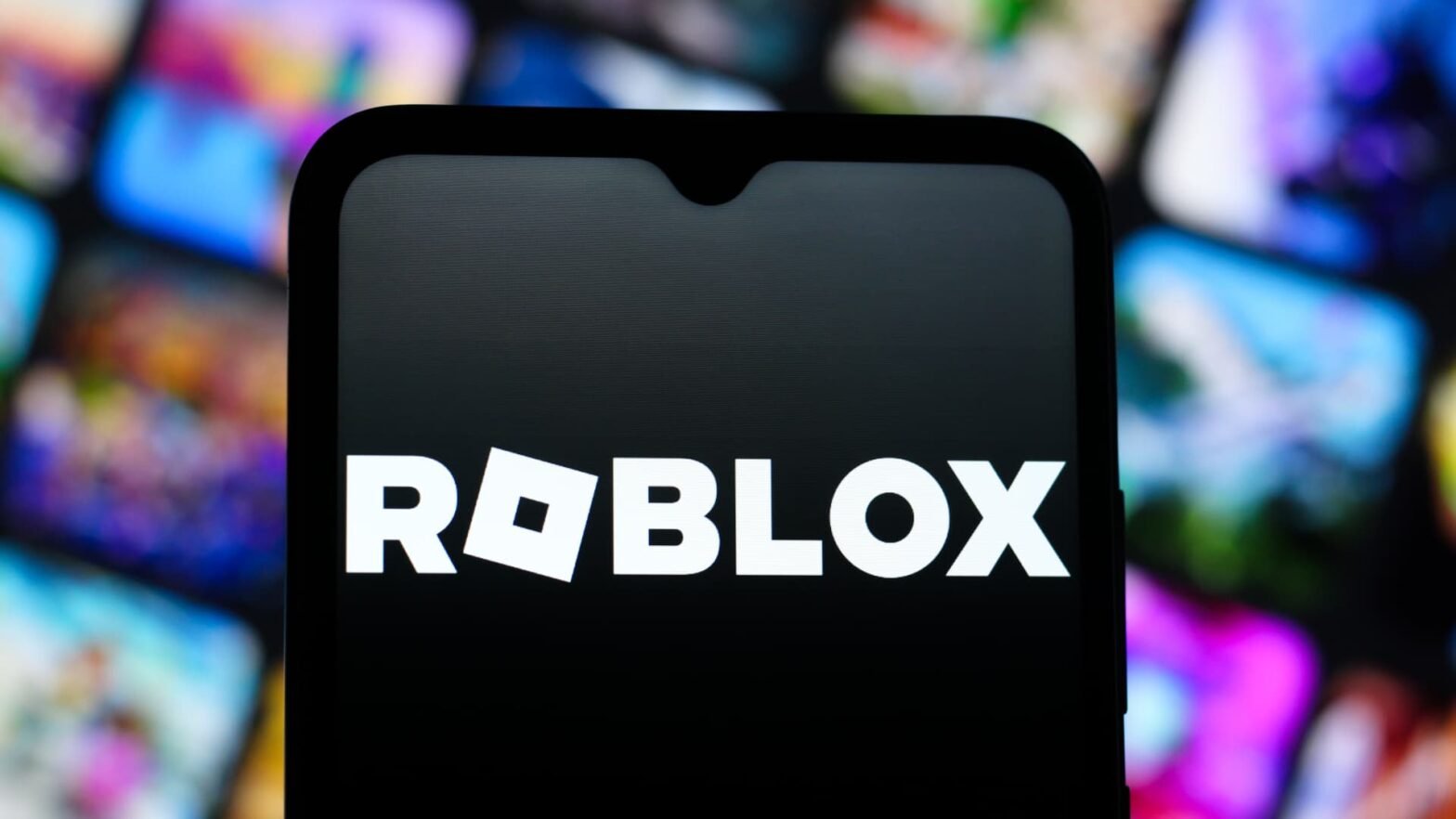 roblox-shares-plummet-18%-as-child-safety-measures-weigh-on-bookings