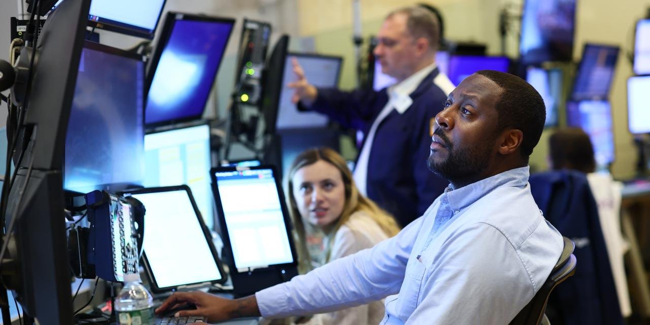 us.-stock-futures-up,-oil-rises-amid-plan-to-unblock-hormuz