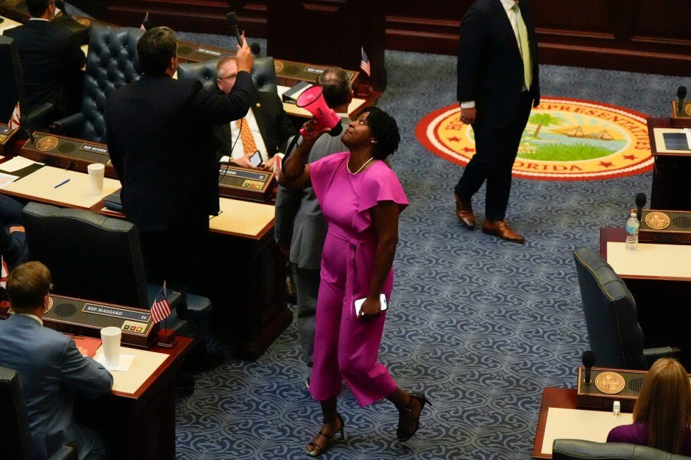redistricting-war-accelerates-winner-take-all-political-combat-in-us