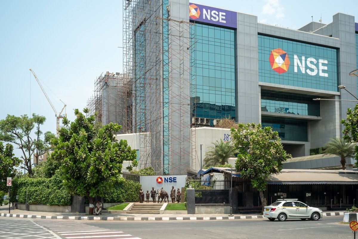 oil-spike-on-middle-east-tensions-puts-india’s-stock-rebound-at-risk