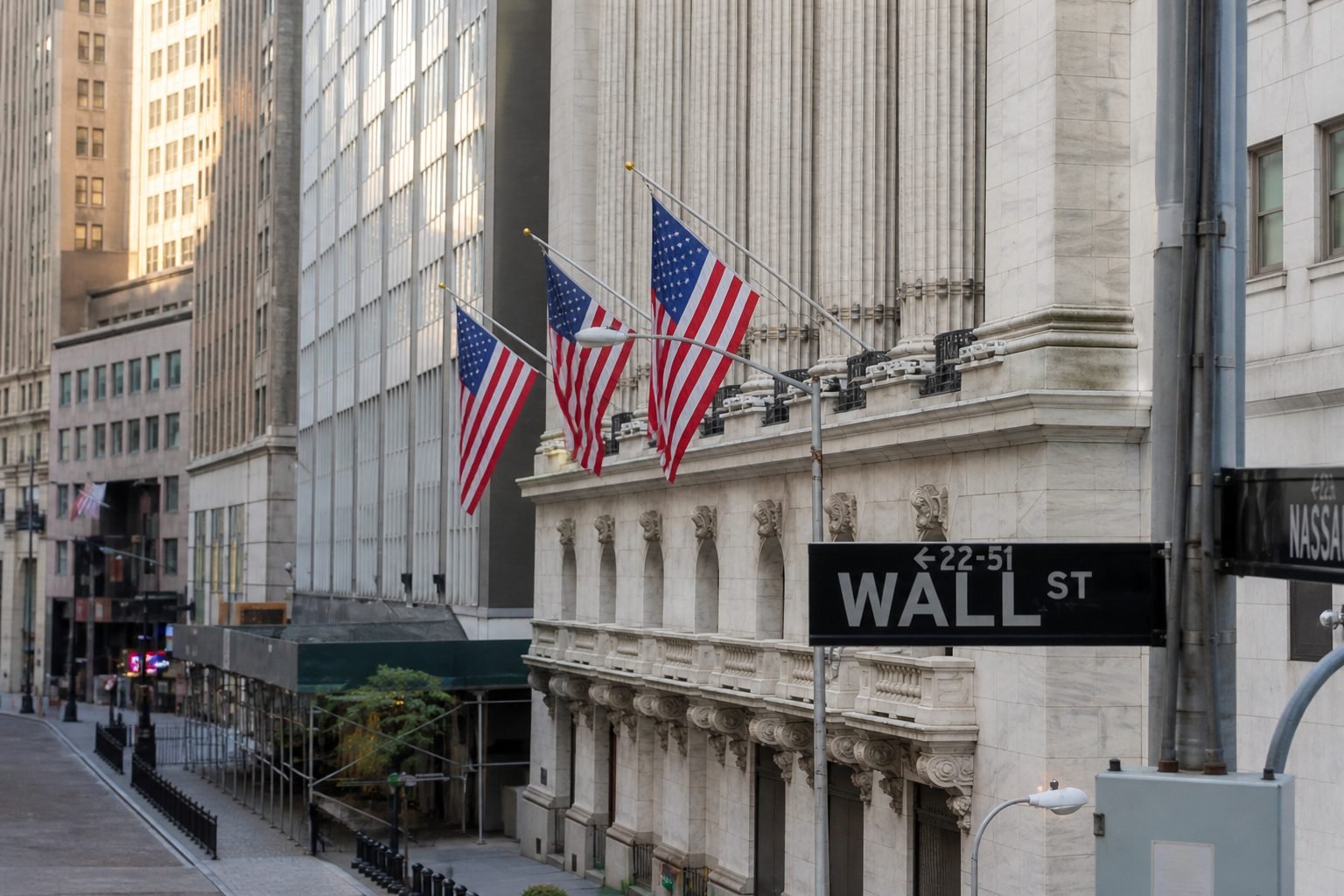 us-stock-market-today:-nasdaq-hits-record-as-oil-retreats-and-earnings-lift-wall-street