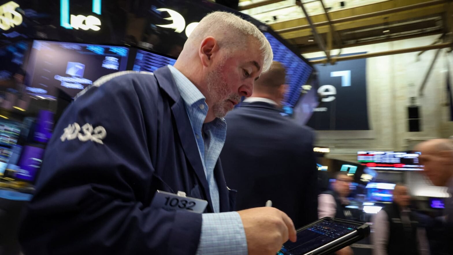 s&p-500-futures-are-little-changed-after-broad-market-index-hits-a-fresh-record:-live-updates