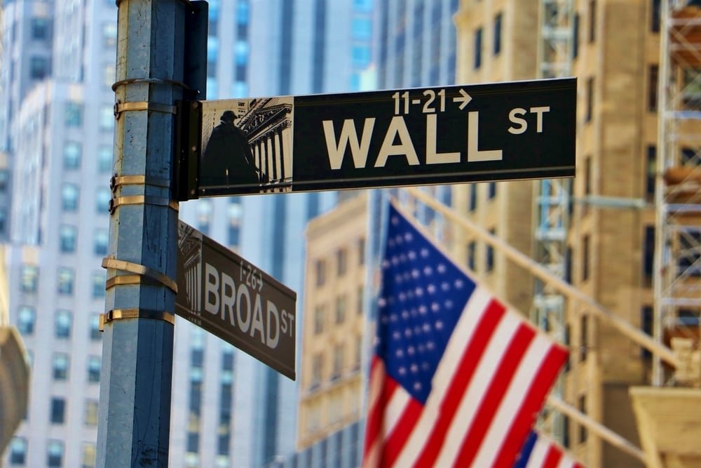 stock-market-today:-s&p-500,-dow-futures-advance-as-trump-pauses-‘project-freedom’—super-micro-computer,