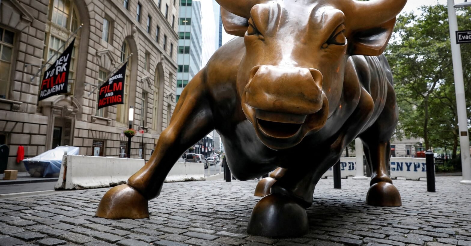 stunning-us-profit-strength-ignites-stocks’-charge-to-record-peaks