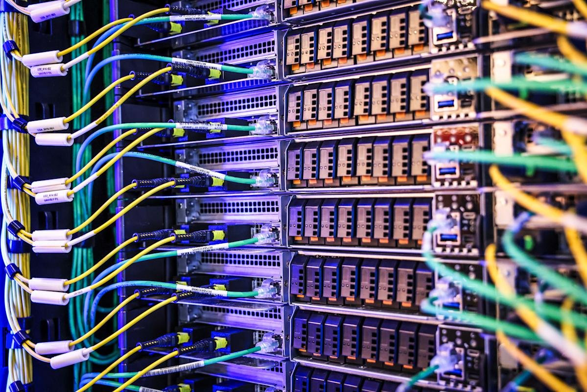 supermicro-stock-soars-on-strong-margin,-revenue-forecast