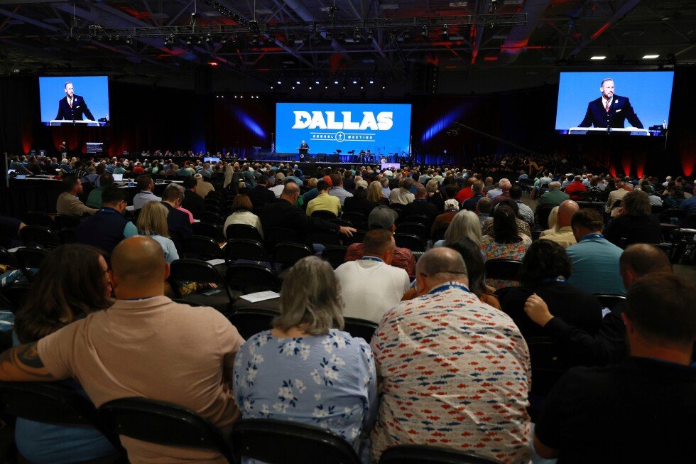 southern-baptist-convention-continues-membership-slide