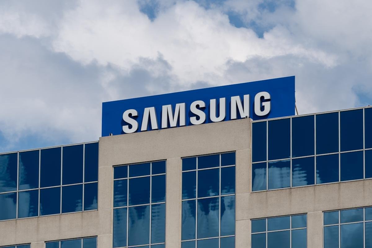 samsung-reaches-$1-trillion-valuation-on-strong-ai-demand