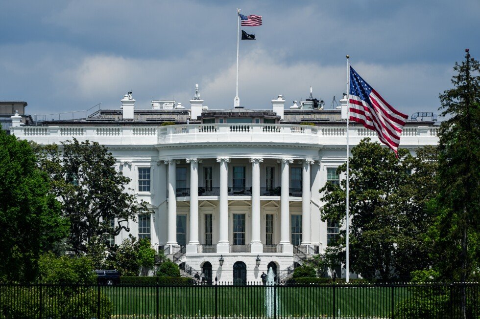 acusan-a-empleado-de-la-faa-de-enviar-email-con-amenaza-de-matar-a-trump