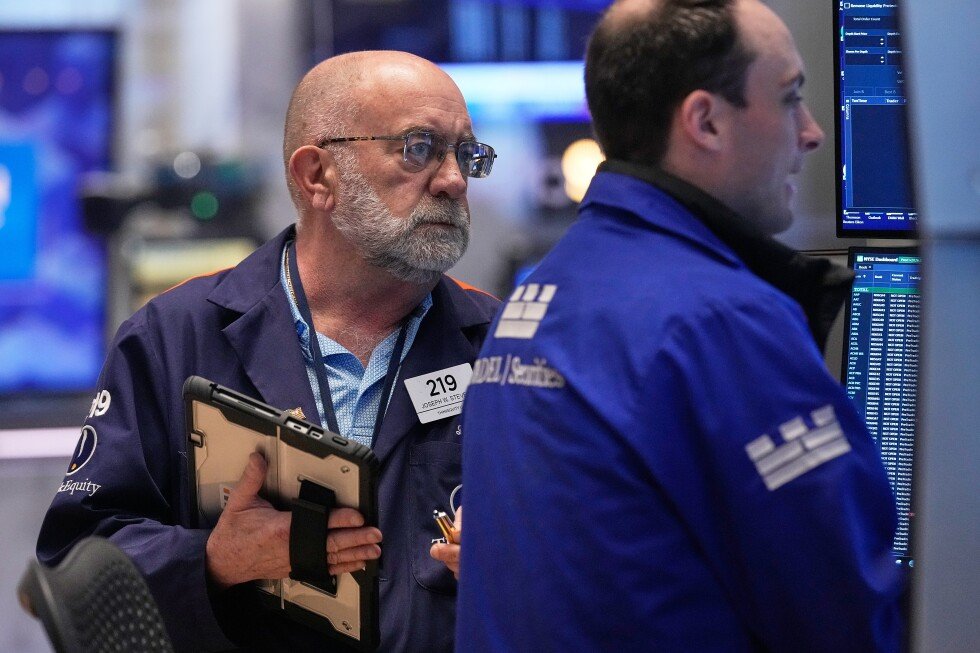 south-korea’s-kospi-hits-records,-surging-7%-on-rally-in-tech-shares