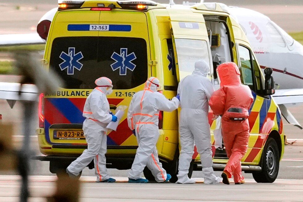 evacuan-a-3-pacientes-a-europa-desde-el-crucero-con-brote-de-hantavirus