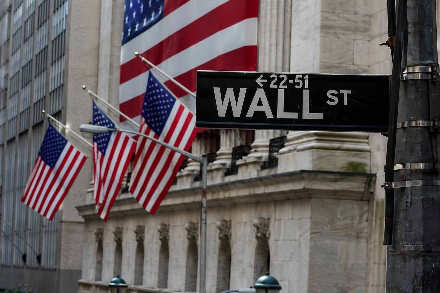 us-stock-market-today-premarket:-s&p-500,-nasdaq-futures-near-records-as-oil-slide-tests-ai-rally