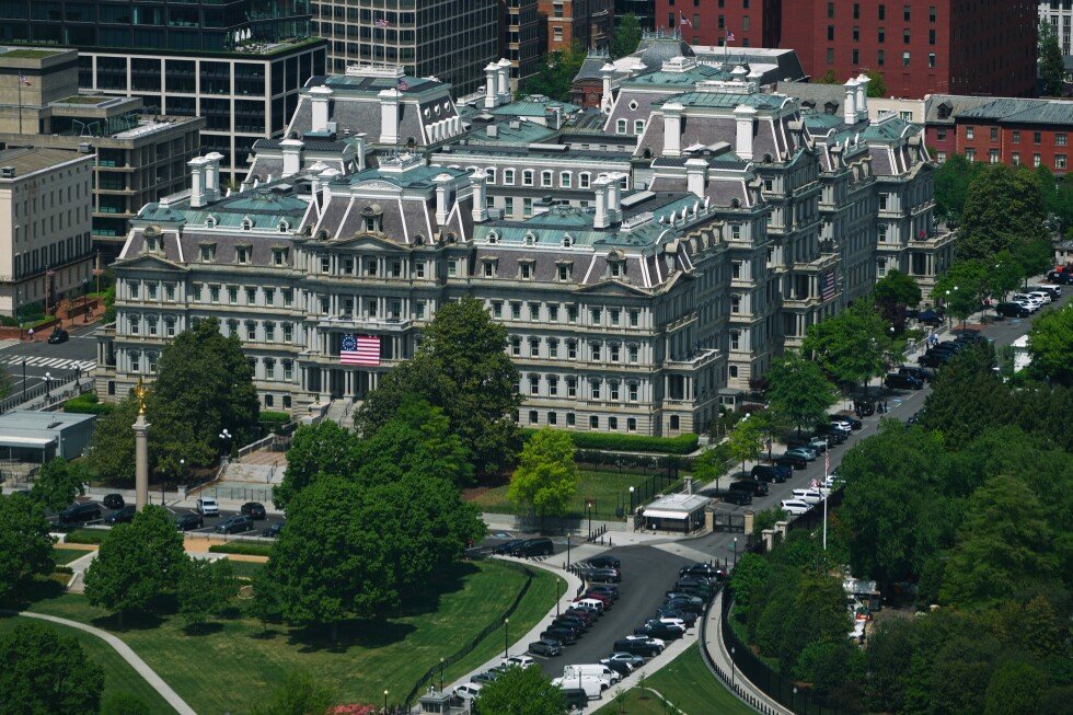 why-trump-wants-to-paint-the-eisenhower-building-white