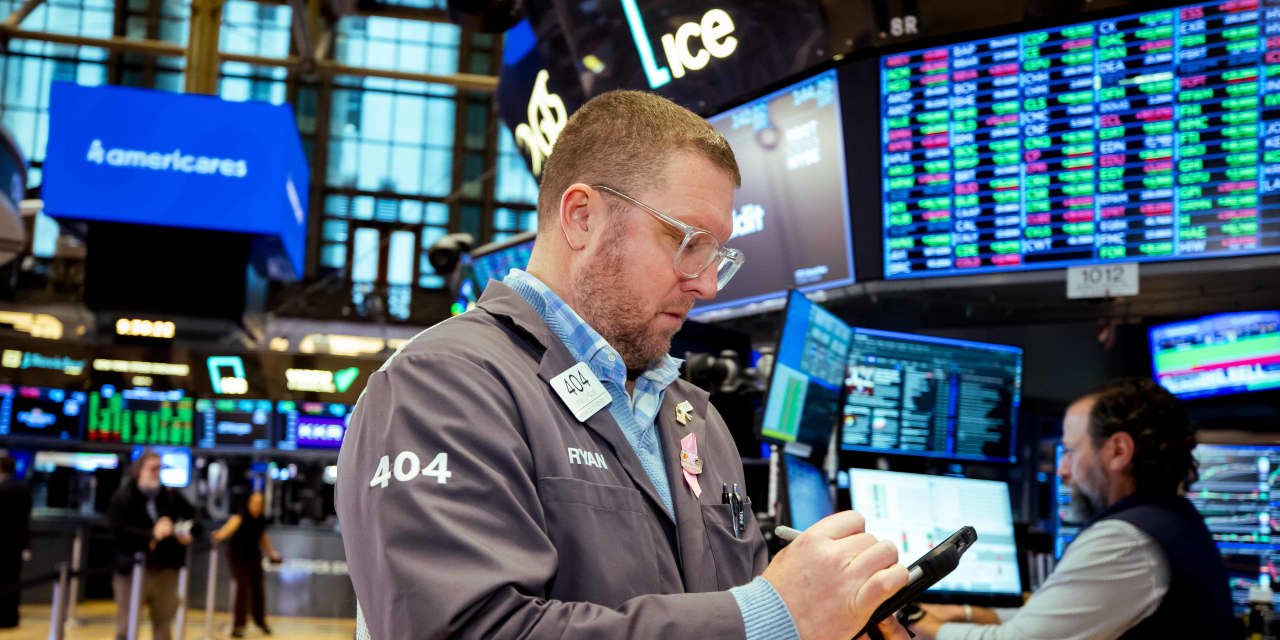these-stocks-are-today’s-movers:-coreweave,-trade-desk,-cloudflare,-akamai,-block,-and-more