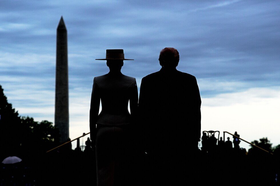 a-photo-captures-president-trump-and-first-lady-awaiting-british-royals-from-rare-white-house-angle