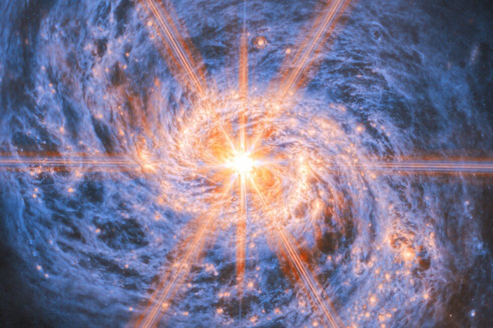 nasa’s-webb-telescope-reveals-a-spiral-galaxy’s-brilliant-heart