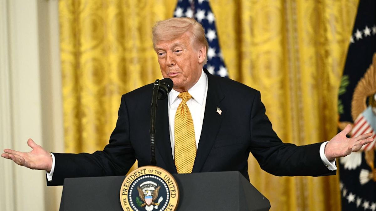 ‘jobs-and-401(k)s-are-booming’:-trump-applauds-all-time-high-for-us-stock-market-as-he-posts-snapshot-of-soaring-dow