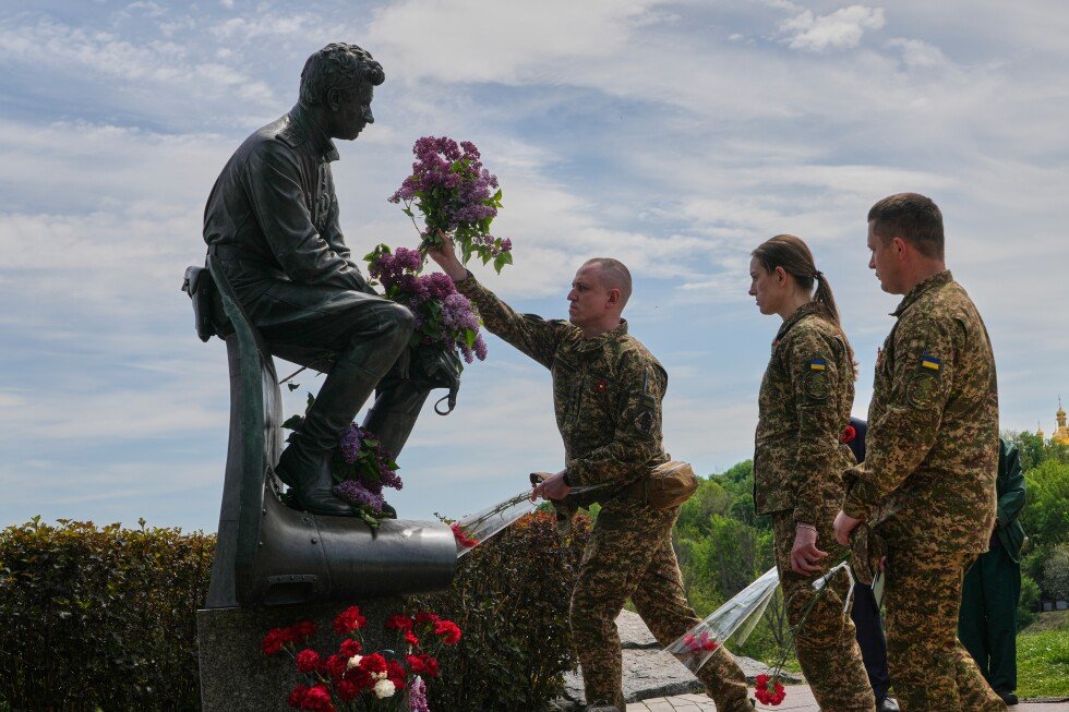 russia’s-wwii-victory-celebrations-are-muted-this-year-as-ukraine-war-weighs-on-putin