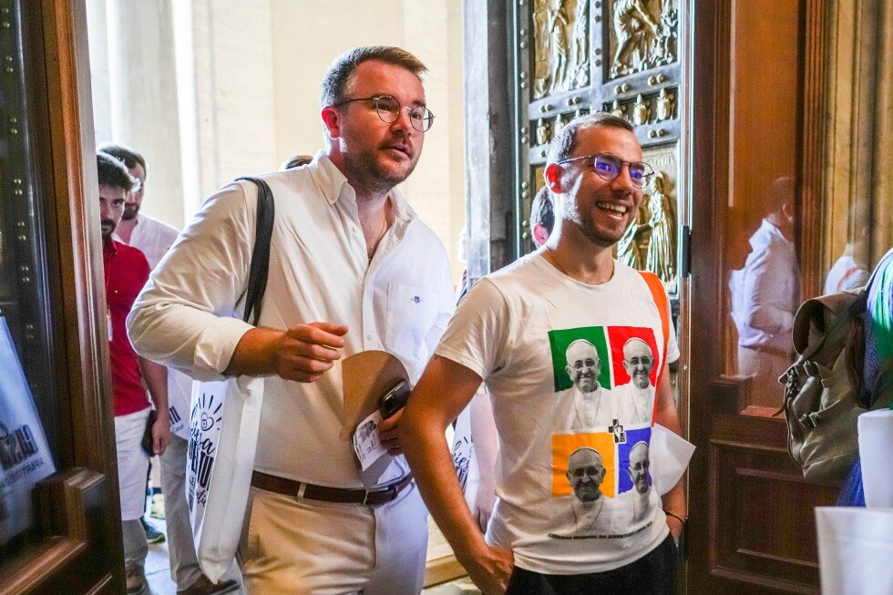 vatican-sending-new-signals-of-openness-but-limitations-in-outreach-to-lgbtq+-catholics