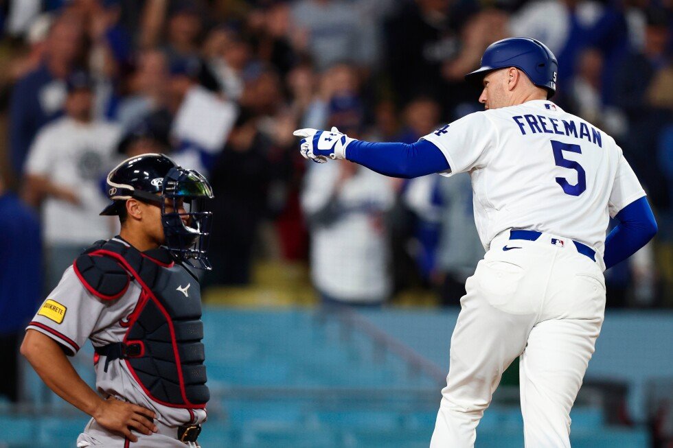 freeman-y-ohtani-guian-a-dodgers-a-victoria-de-3-1-ante-sale-y-bravos