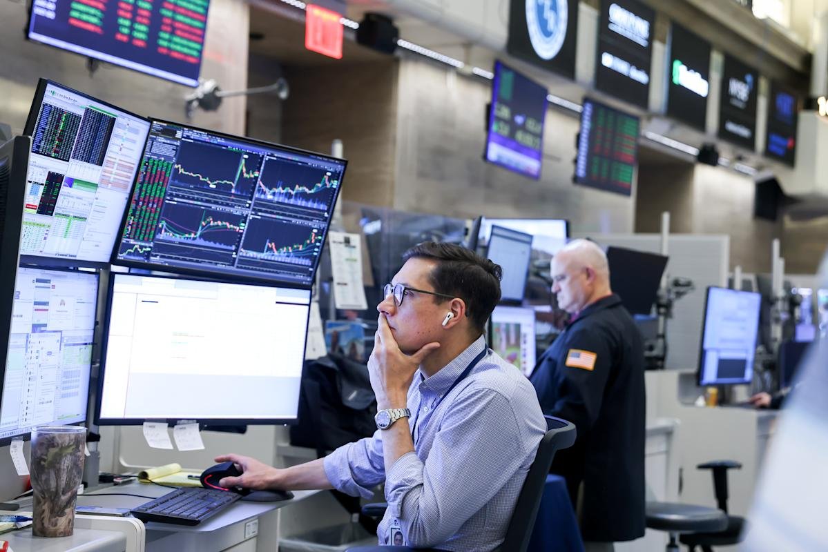 a-surprising-thing-is-happening-underneath-the-s&p-500’s-record-run