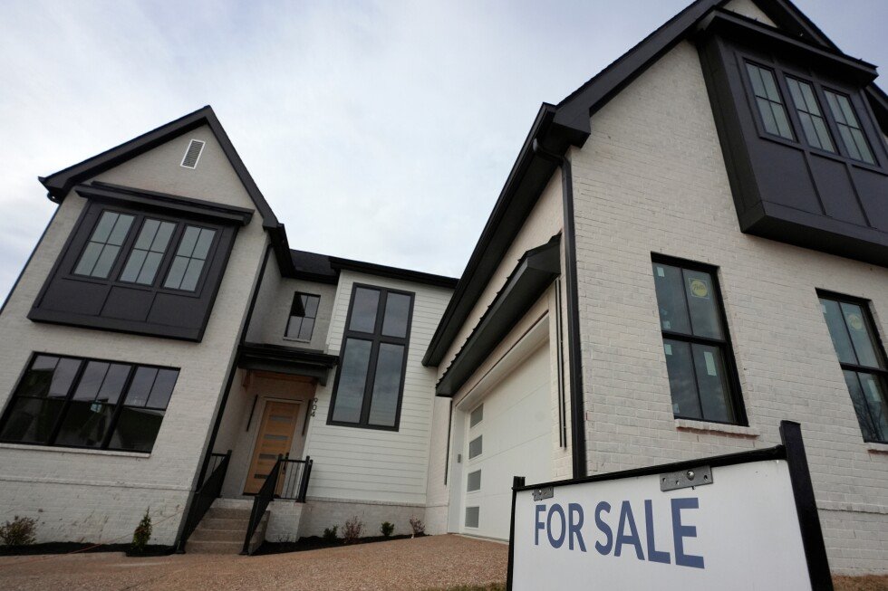us-home-sales-flat-in-april-as-lackluster-spring-homebuying-season-lurches-forward