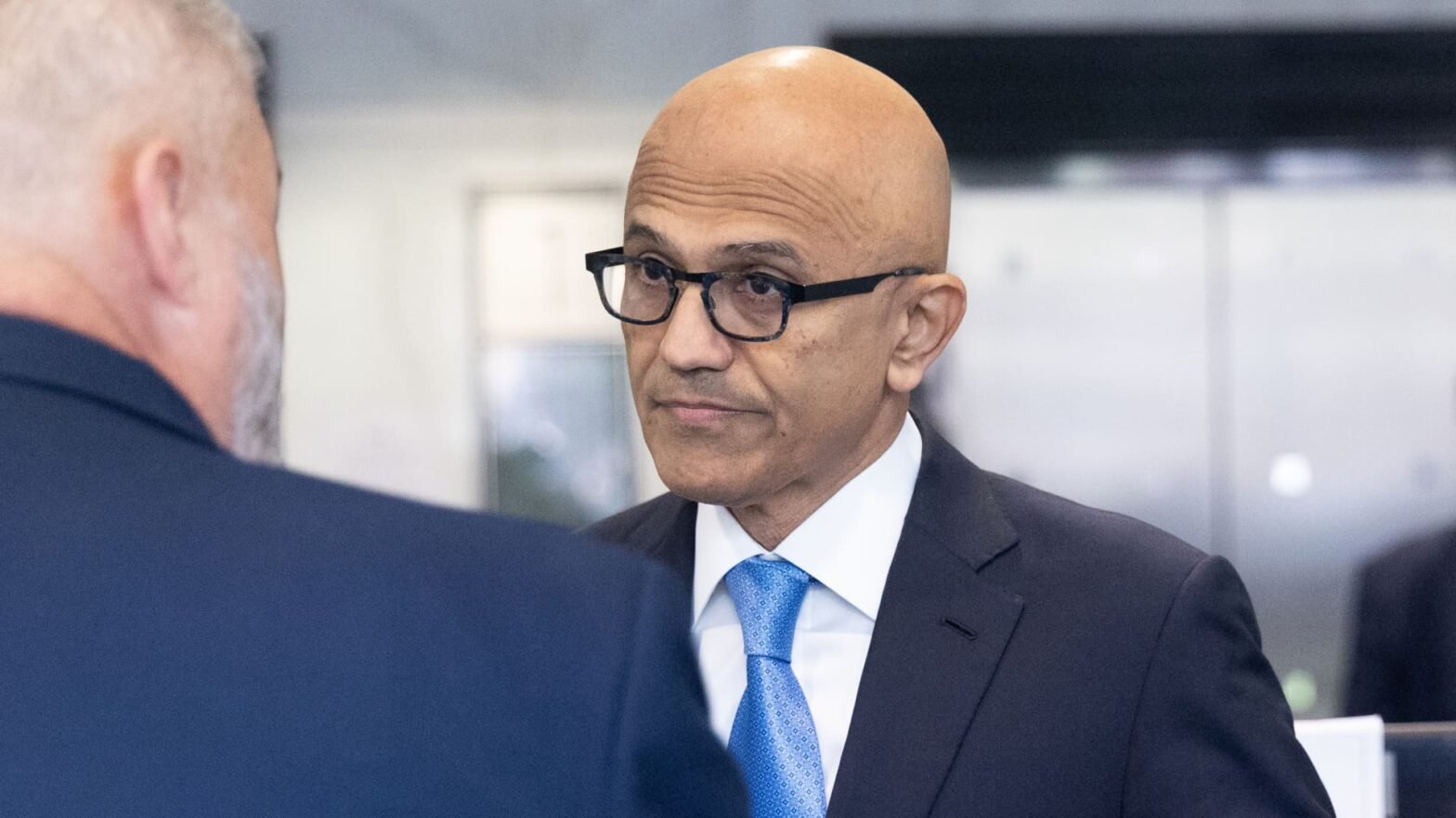 trump’s-china-trip,-nadella’s-testimony,-gm-layoffs-and-more-in-morning-squawk