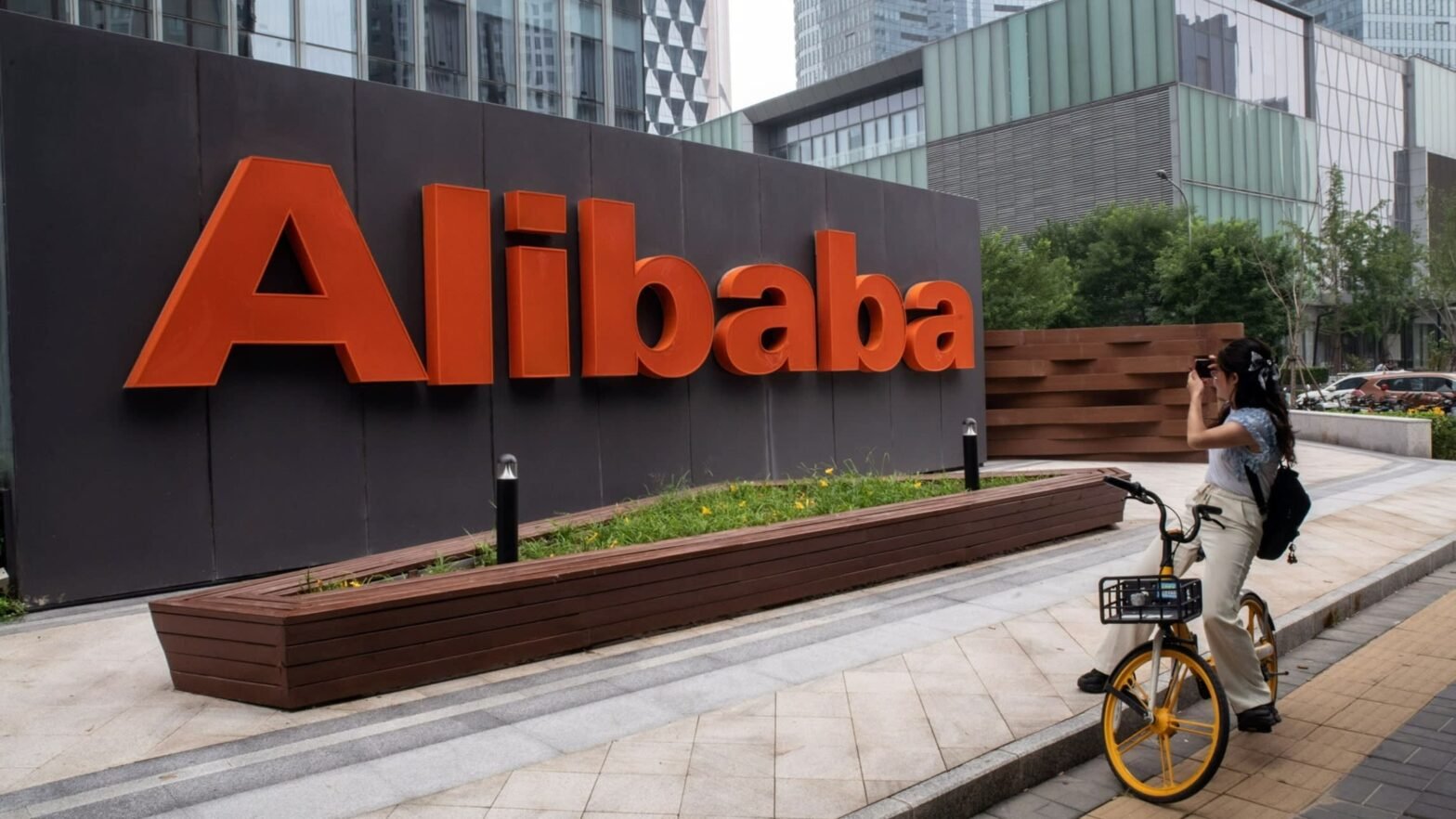 china’s-big-tech-groups-miss-out-on-ai-stock-market-frenzy