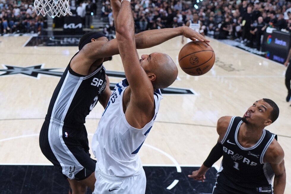 all-eyes-on-wemby-for-game-5,-after-his-elbow-merited-game-4-ejection
