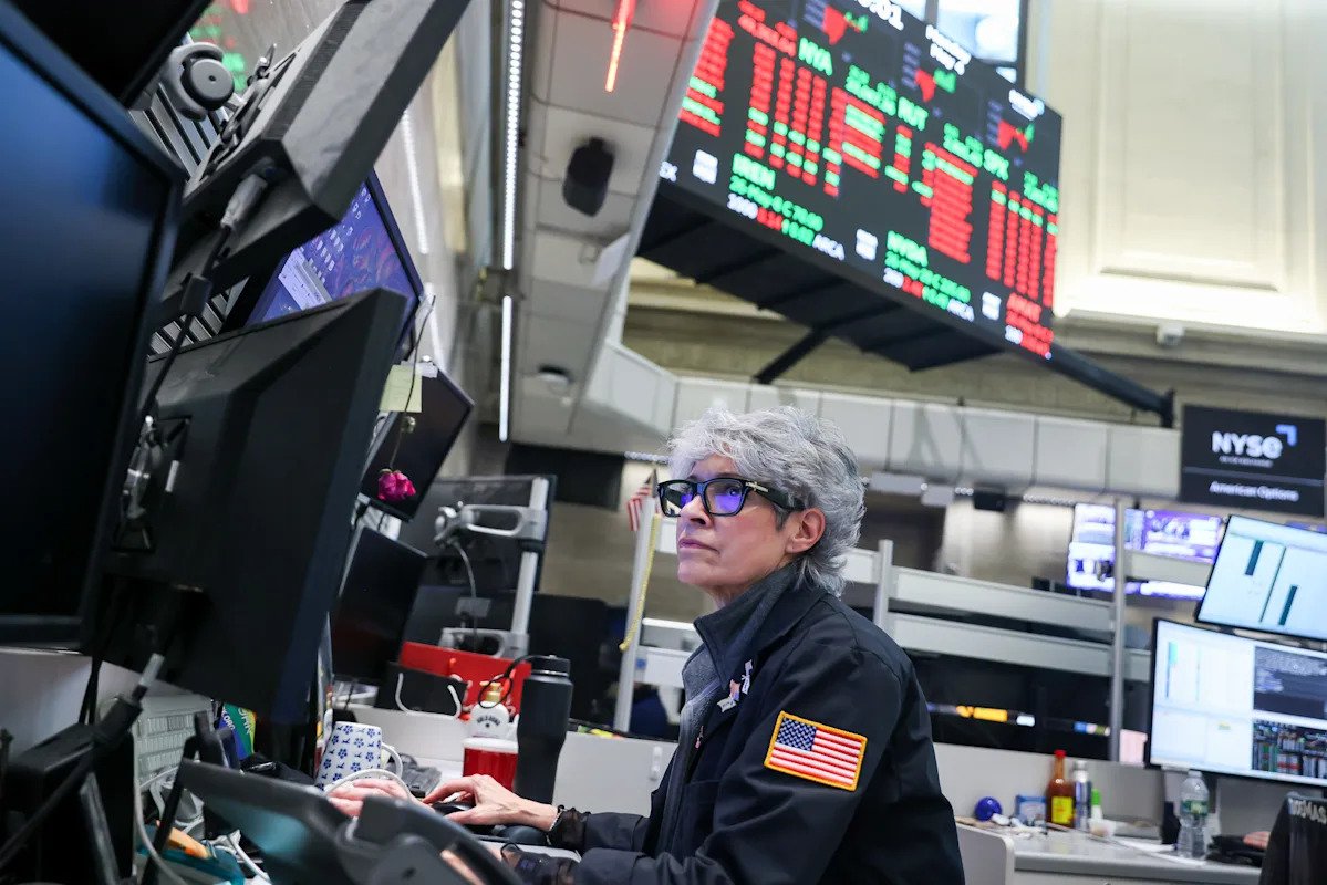 why-the-nasdaq-100’s-ai-driven-stock-boom-still-looks-tame-compared-to-the-dot-com-era
