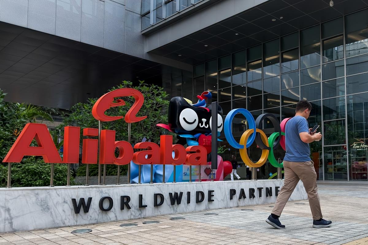 alibaba-stock-falls-as-revenue-misses,-ai-spending-weighs-on-earnings