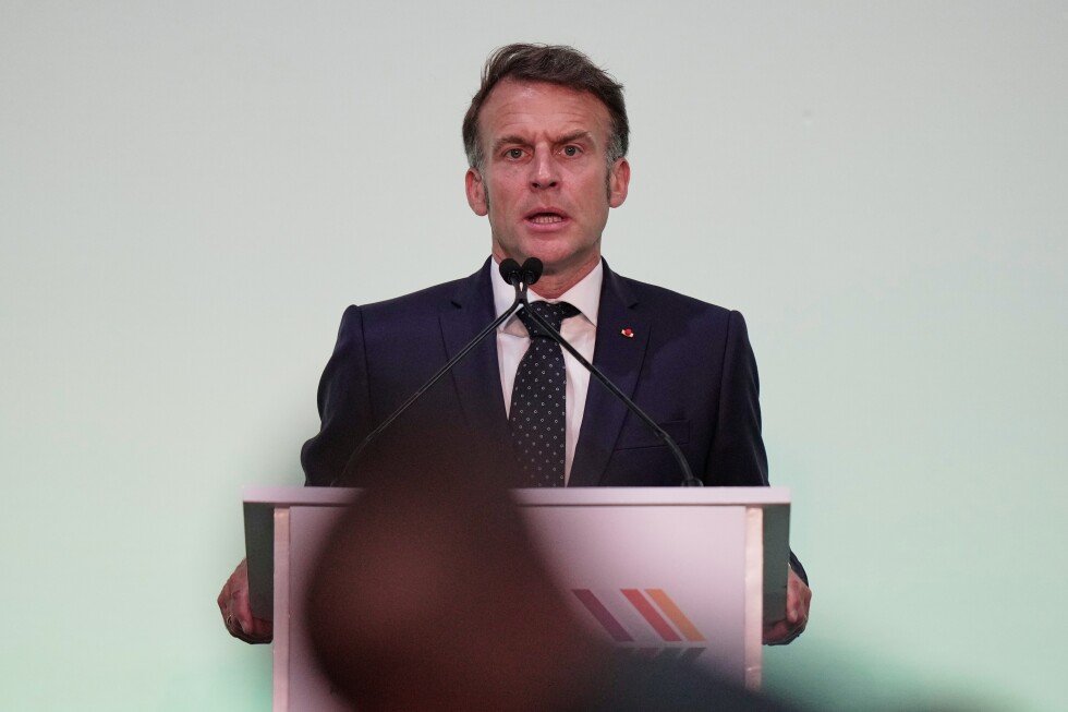 macron-faces-backlash-after-interrupting-africa-summit
