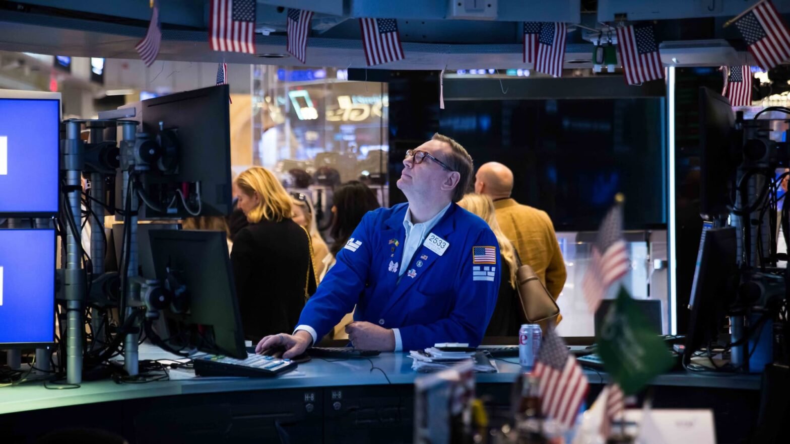 s&p-500-futures-are-little-changed-after-tech-driven-rally-leads-index-to-new-record:-live-updates