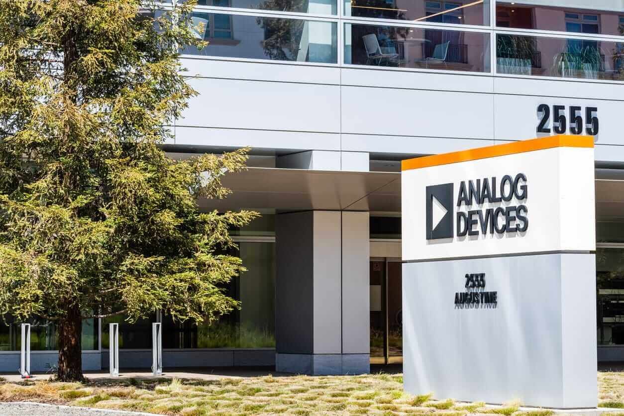 analog-devices-stock:-analyst-estimates-&-ratings