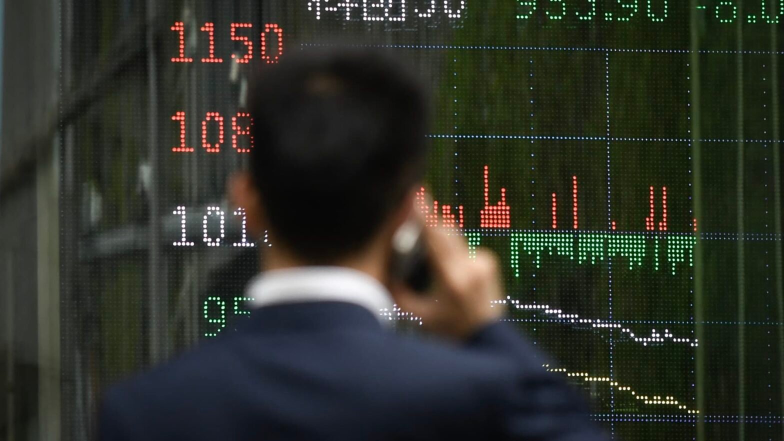 trump-xi-summit-revives-china-tech-rally-hopes-as-us.-reportedly-clears-nvidia-h200-sales