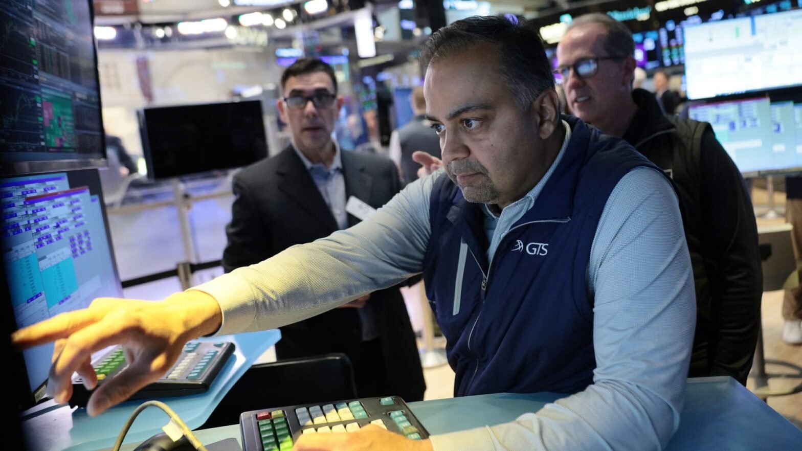 wall-street-and-main-street-face-off-next-week-with-nvidia,-consumer-earnings.-here’s-what’s-ahead