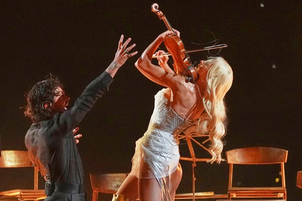 flames,-a-violin-and-safety-light-up-finland’s-eurovision-act