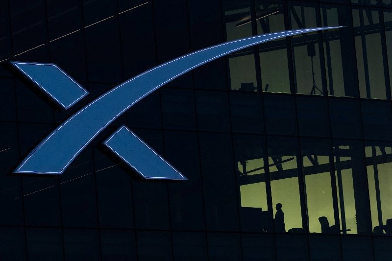 spacex-shareholders-approve-5-for-1-stock-split,-bloomberg-news-reports