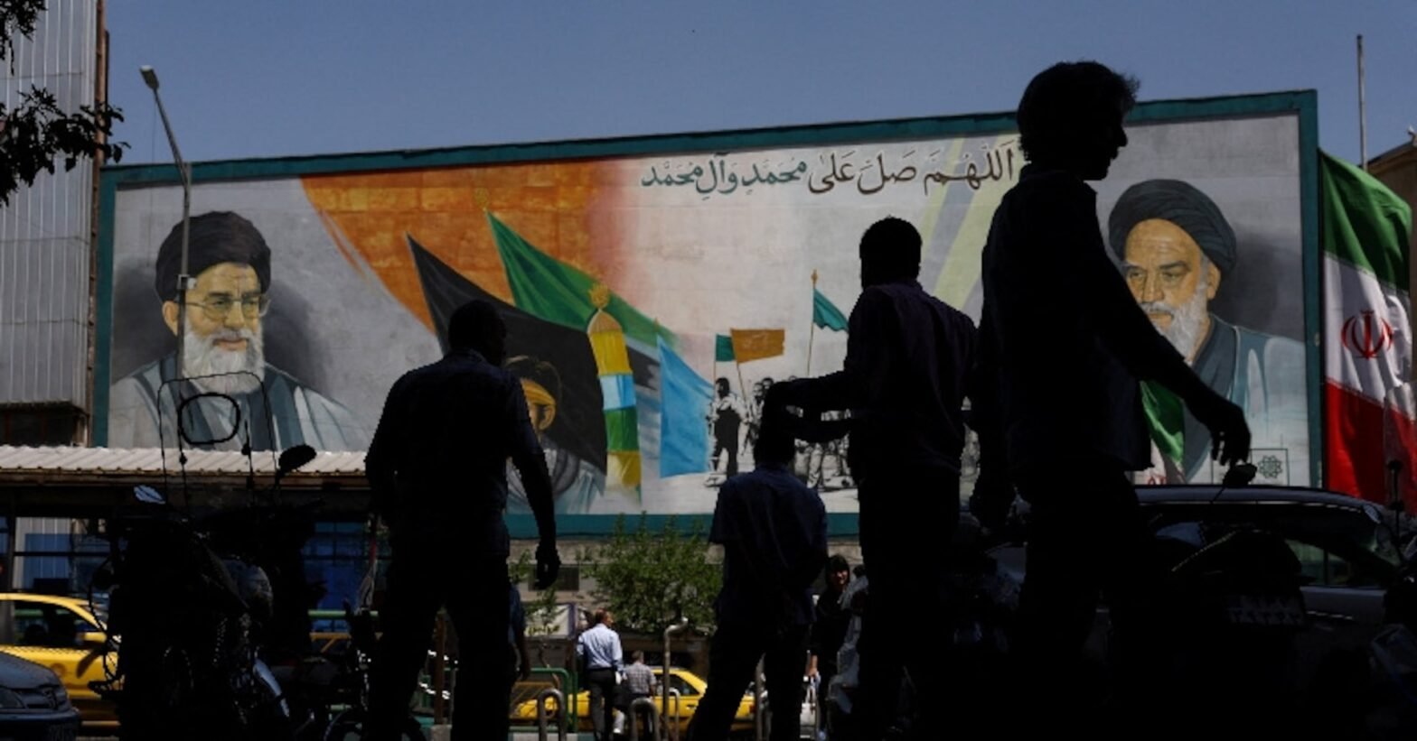 iran’s-stock-market-to-reopen-on-tuesday,-official-says