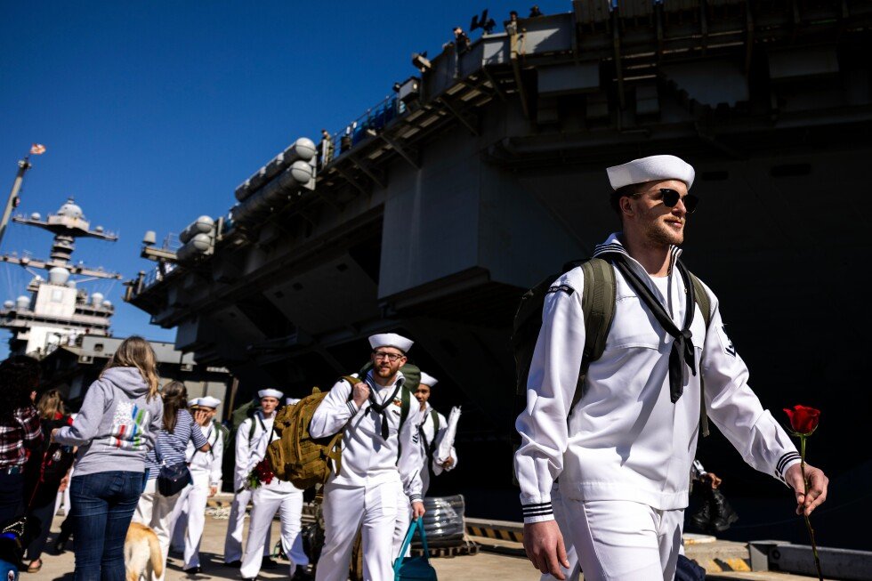 world’s-biggest-aircraft-carrier-returns-to-the-us-after-11-months-at-sea
