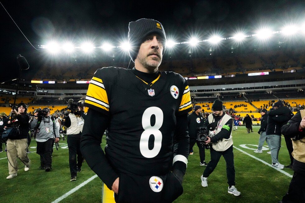 aaron-rodgers-returns-to-steelers-on-1-year-deal,-ap-sources-say