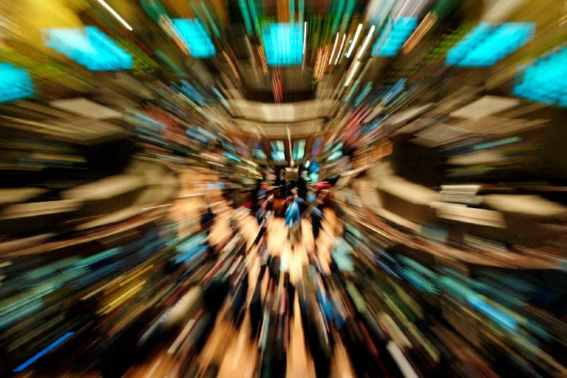 stock-market-today:-dow,-s&p-500,-nasdaq-futures-dip-from-record-highs-ahead-of-packed-earnings-week
