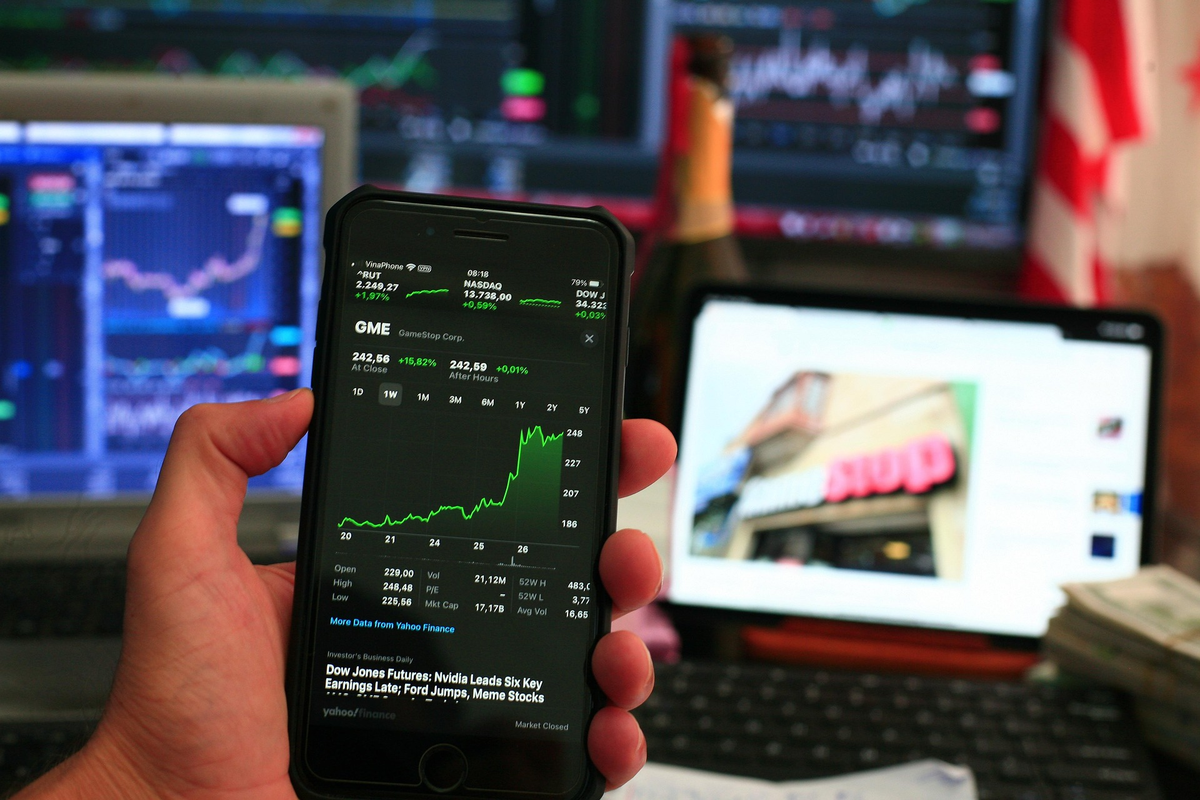 brown-&-brown-inc-stock-(us1113201073):-institutional-buying-and-analyst-views-put-insurance-broker
