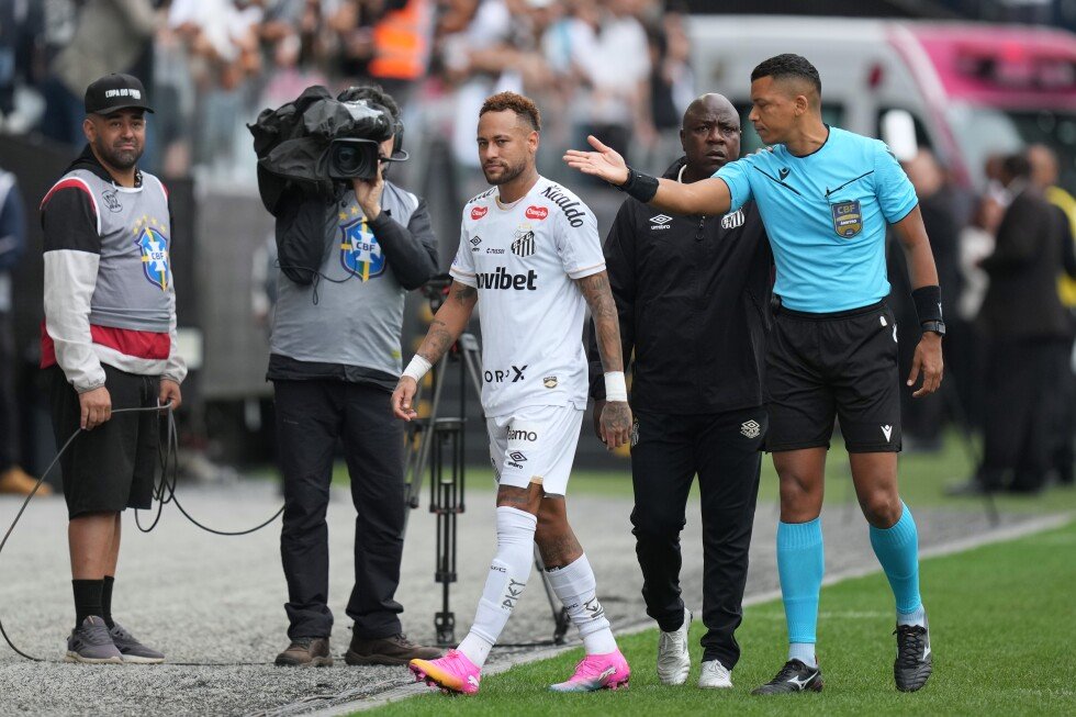 neymar-accidentally-substituted-in-last-match-before-brazil-announces-world-cup-squad