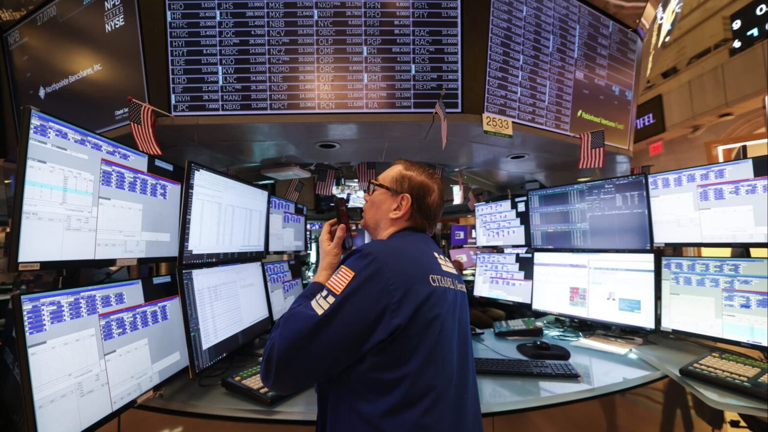 stock-investors-are-high-on-hope-and-low-on-cash