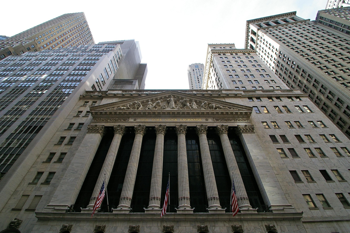 wynn-resorts-ltd-stock-(us9831341030):-earnings-momentum-and-analyst-moves-keep-casino-operator-in-f