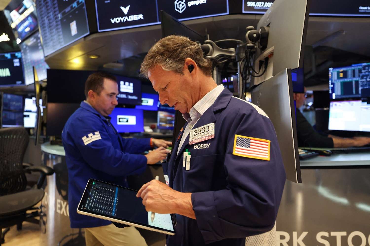 stock-market-today:-futures-rise-ahead-of-nvidia-earnings;-bond-yields-tick-lower-but-remain-elevated;-oil-prices-pull-back
