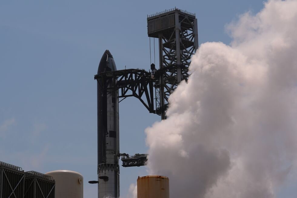 spacex-reveals-plans-for-what-could-be-the-biggest-ever-sale-of-stock-to-the-public